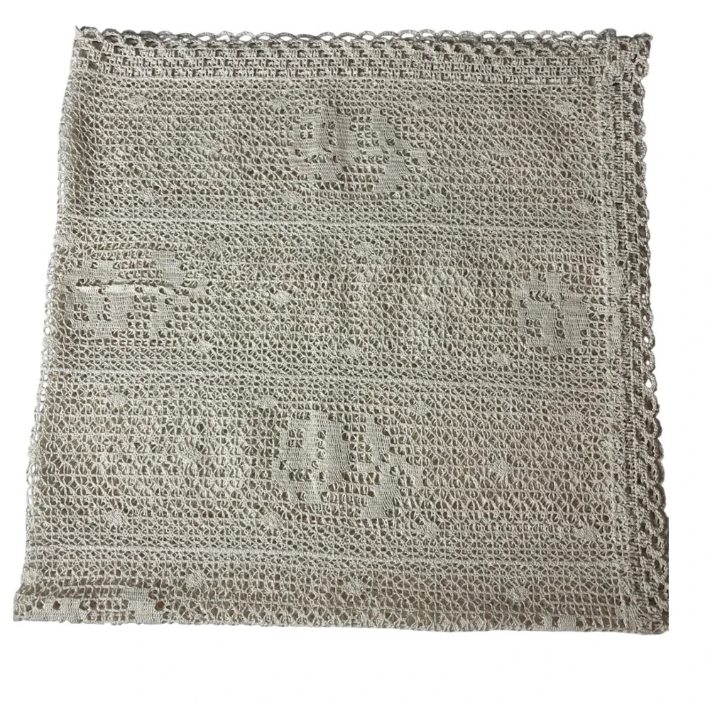 Vintage Filet Crochet Lace Table Floral Topper 30x30 Gridwork Tablecloth Square